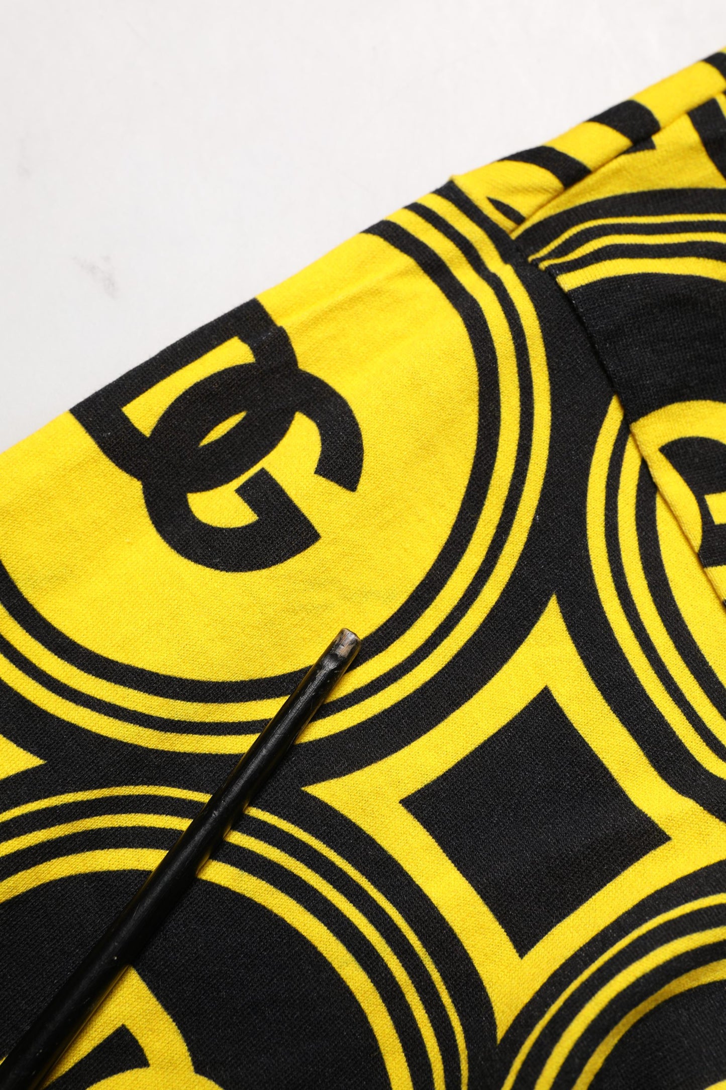Yellow Black Logo Geometric Pattern T-shirt