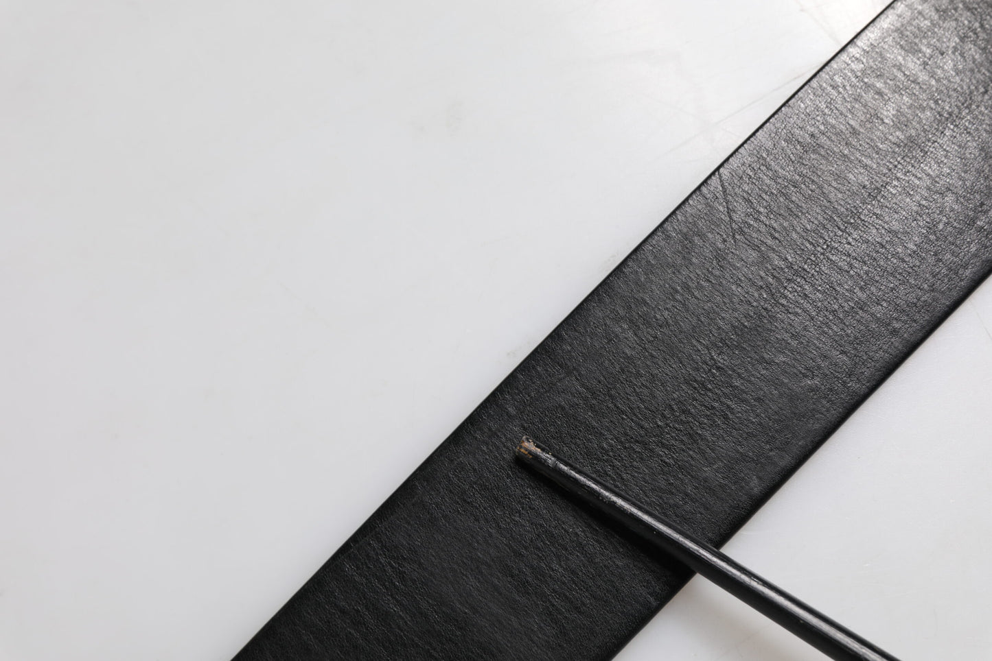Black Leather Metal Buckle Classic Belt