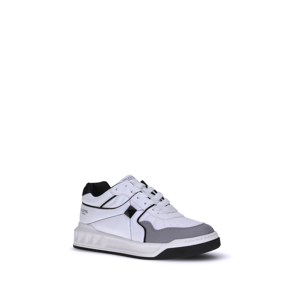 One Stud Low-Top Sneakers
