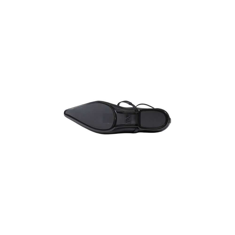 Black Polyester Platform