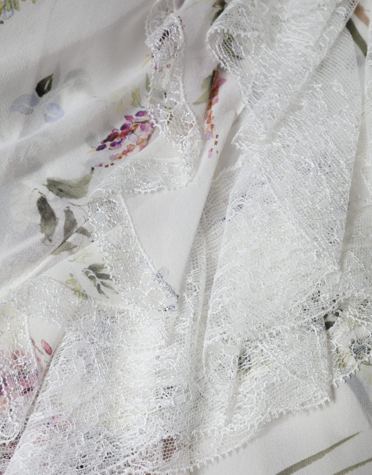 White Floral Ruffles Lace Long Sleeves Maxi Dress