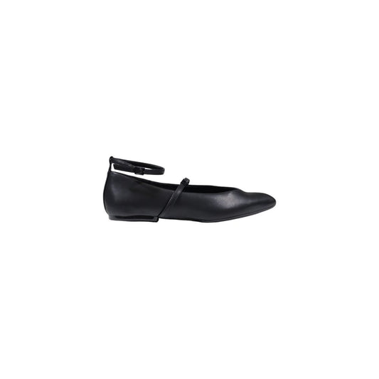 Black Polyester Platform